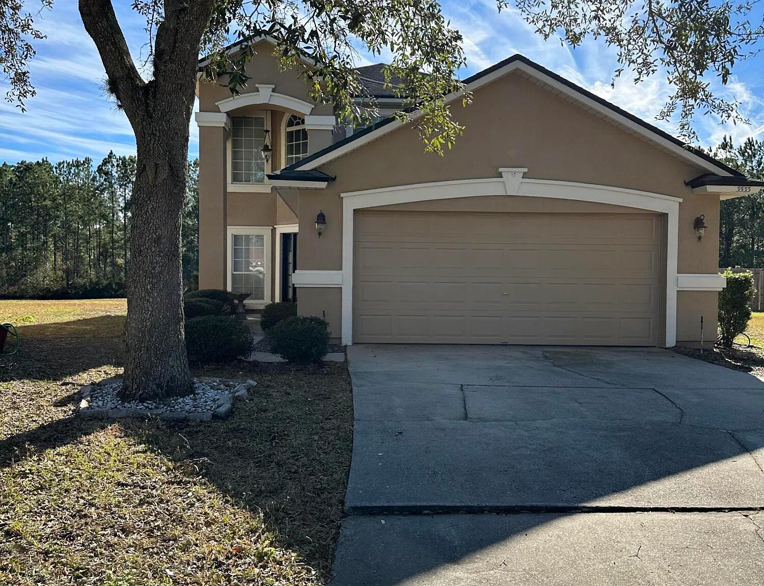 4 bed, 2.5 bath, 1938 sqft, $1,850 — Photo 1