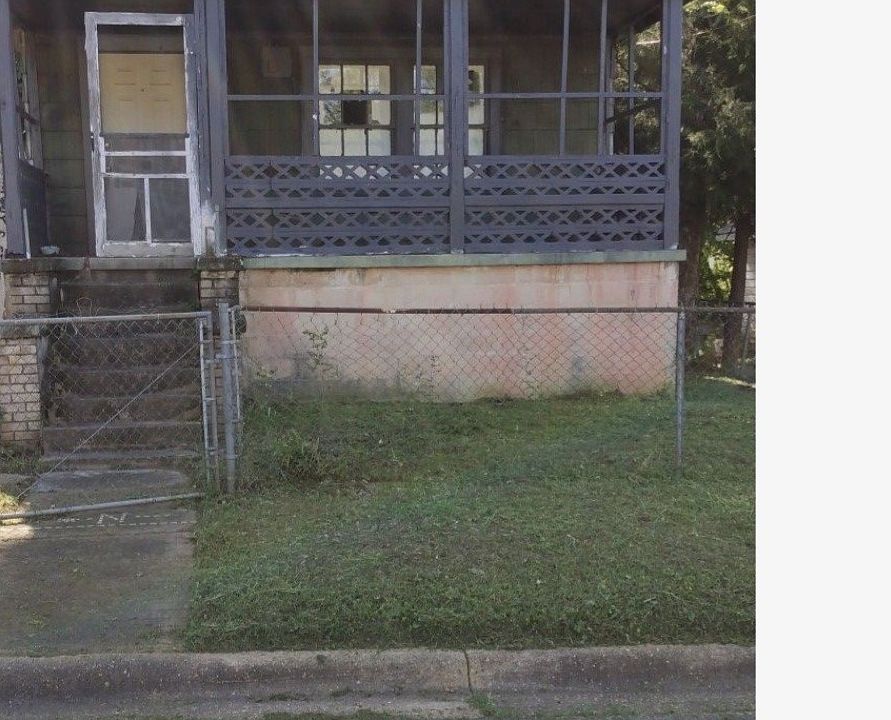 1st image of 1320 Maple St