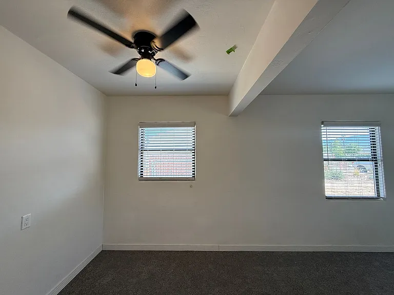 1835 Palomas Dr NE — Photo 5
