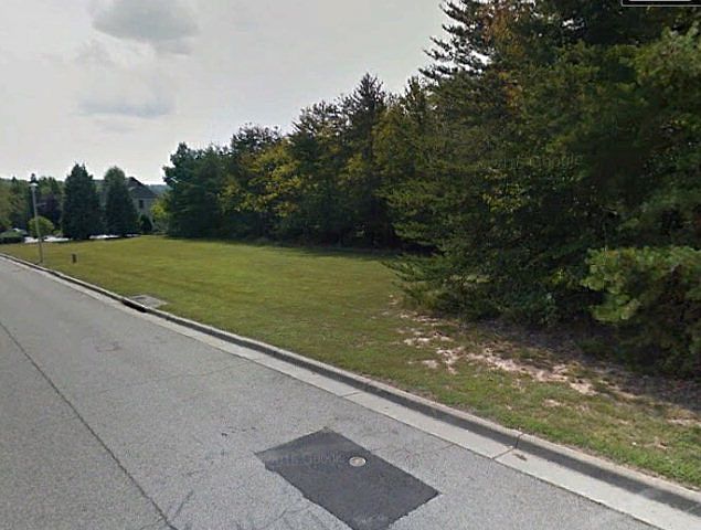 1st image of 4 Wyndover Dr