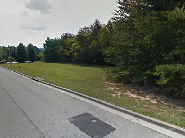 5 Wyndover Dr, Danville, VA 24541