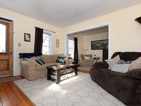 3rd image of 15 Mason St