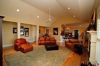 1st image of 117 Taylor Dr