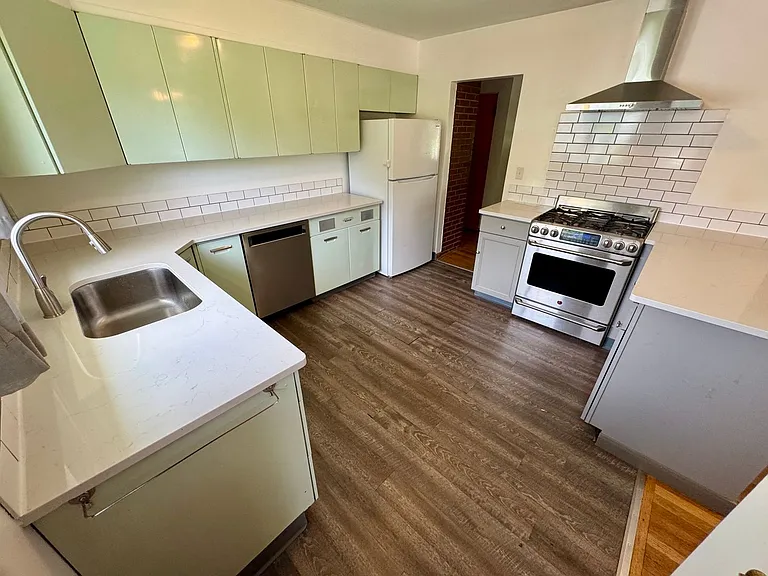 2562 Bristol Rd — Photo 10
