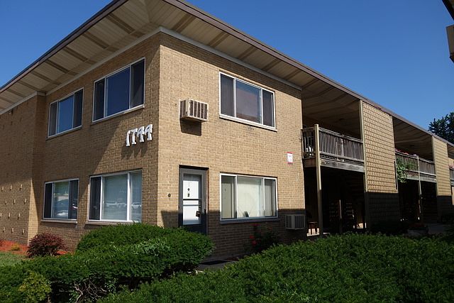 1st image of 1744 E Oakton St APT 106