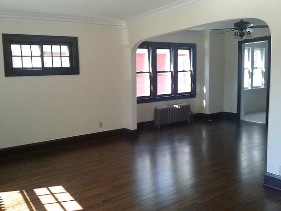 2nd image of 1119 Lane Pl #1