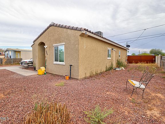 4th image of 525 W 13TH Place