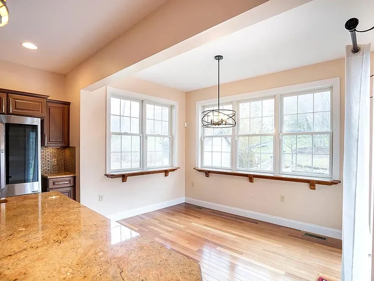 120 Meadowview Dr — Photo 15