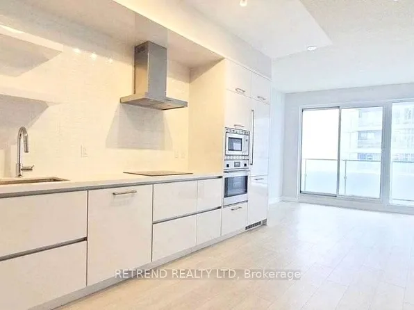 2221 Yonge St, Toronto, ON