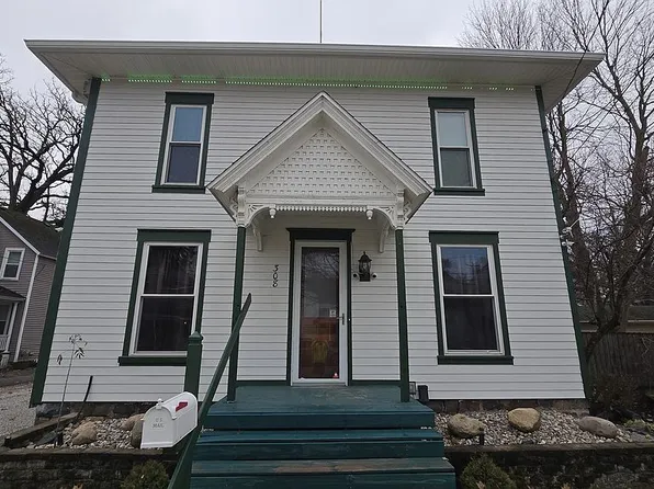 308 S Sheldon St, Charlotte, MI 48813