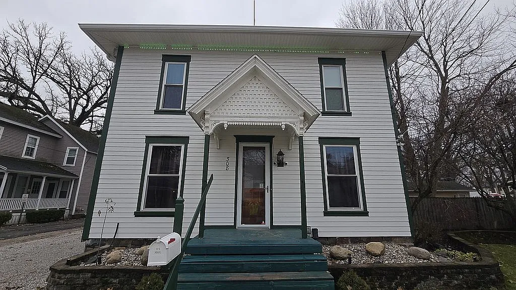 308 S Sheldon St photo 1