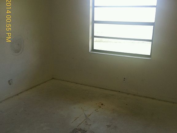 5th image of 4014 Lakeside Dr