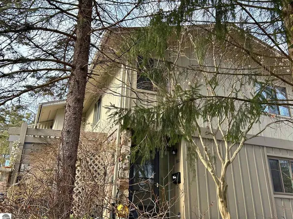 3860 Greenleaf Cir #30, Kalamazoo, MI 49008