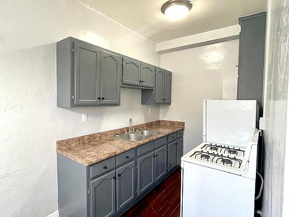 2nd image of 745 S Normandie Ave APT 502