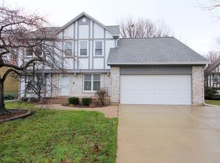 209 Ashland Ct, Vernon Hills, IL
