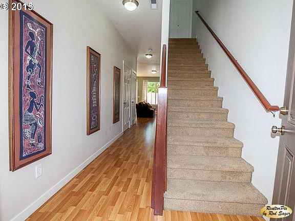 3rd image of 2422 NE 113th Ct