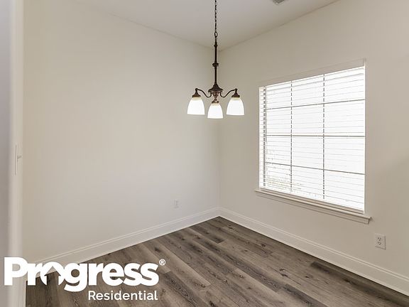 5th image of 40 Birch Springs Dr