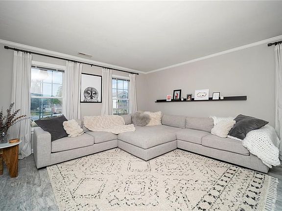4th image of 2544 Townfield Ln