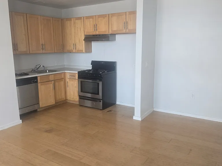 955A Main St #1002 — Photo 2