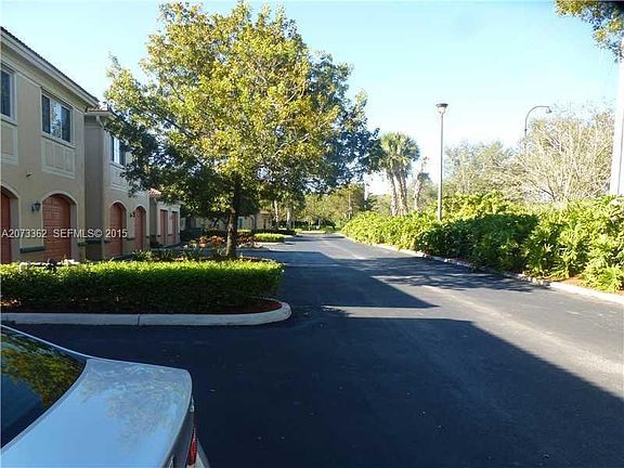3rd image of 2474 Centergate Dr APT 204