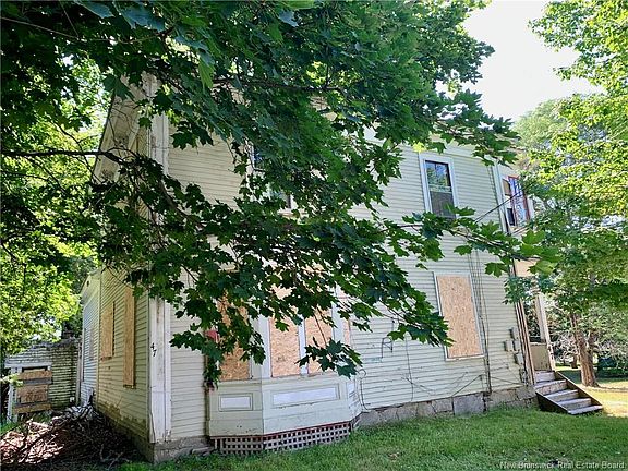 4th image of 47 Elm St