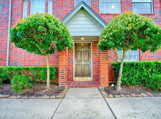 1235 El Camino Village Dr, Houston, TX 77058