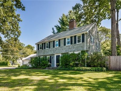 40 Harvest Ln, West Hartford, CT, 06117