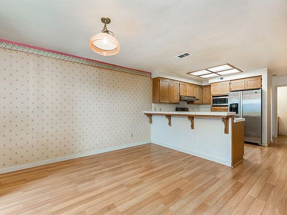 5th image of 1164 Seamas Ave