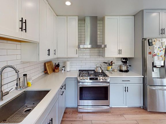 3rd image of 646 Beautyview Ct