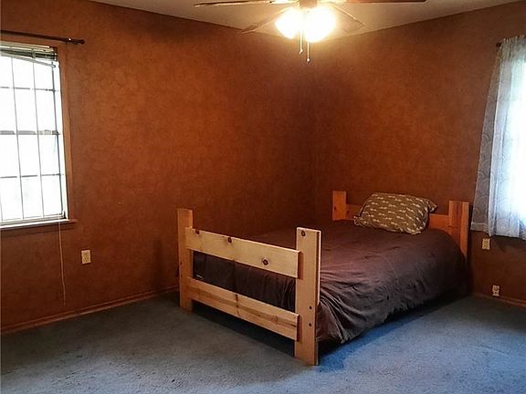 2nd image of 1134 Smith Ln