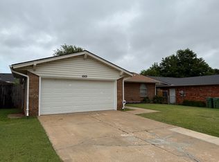 1003 Cambridge Dr, Yukon, OK 73099