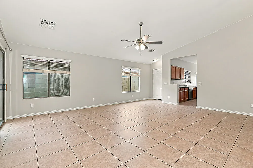 3 bed, 2.0 bath, 1632 sqft, $1,965 — Photo 4