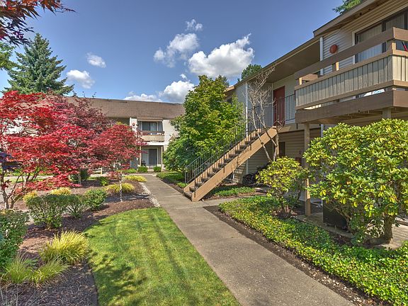 3rd image of 1300 Eagle Ridge Dr S APT H1054