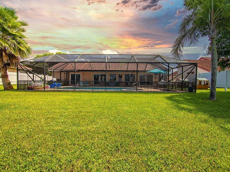 20725 Waters Edge Ct — Photo 28