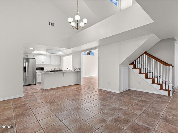5th image of 1346 Woodmere Rd