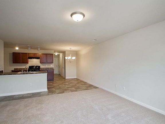 5th image of 1315 Forsythia Way