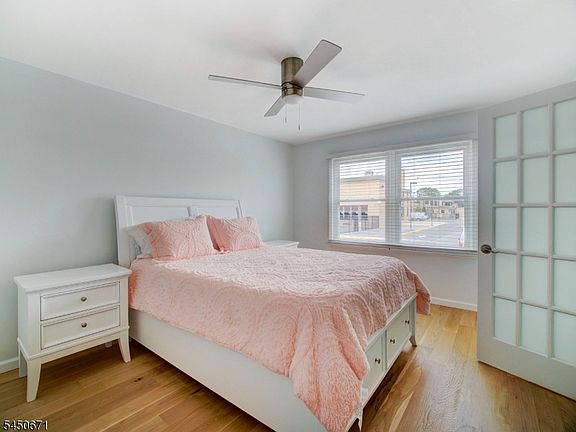 5th image of 21 N 18th St