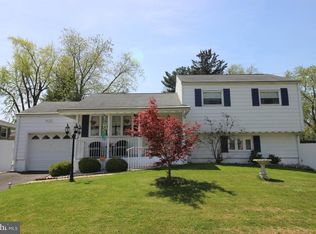 29 Copperfield Dr, Hamilton, NJ 08610