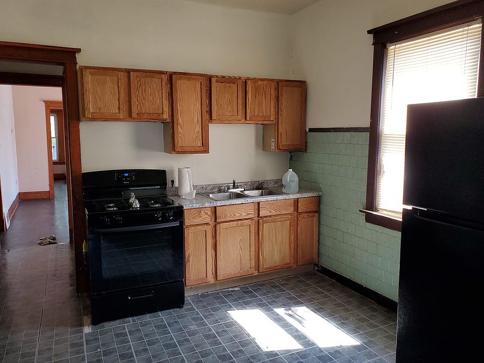 1st image of 10554 S Avenue L