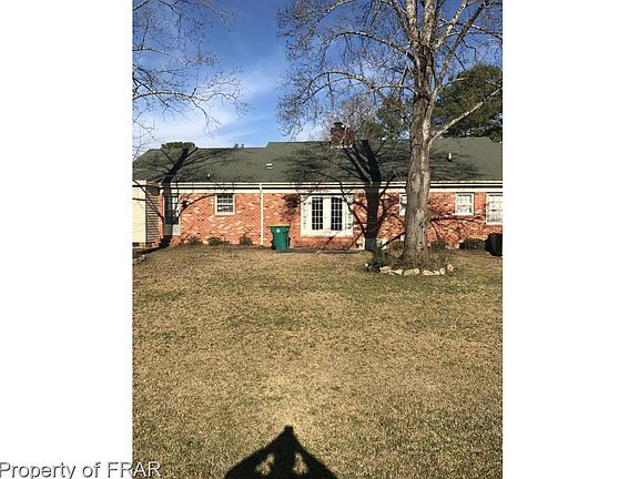 3rd image of 825 Austin Dr