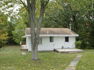 7487 S River Bend Rd, Branch, MI 49402