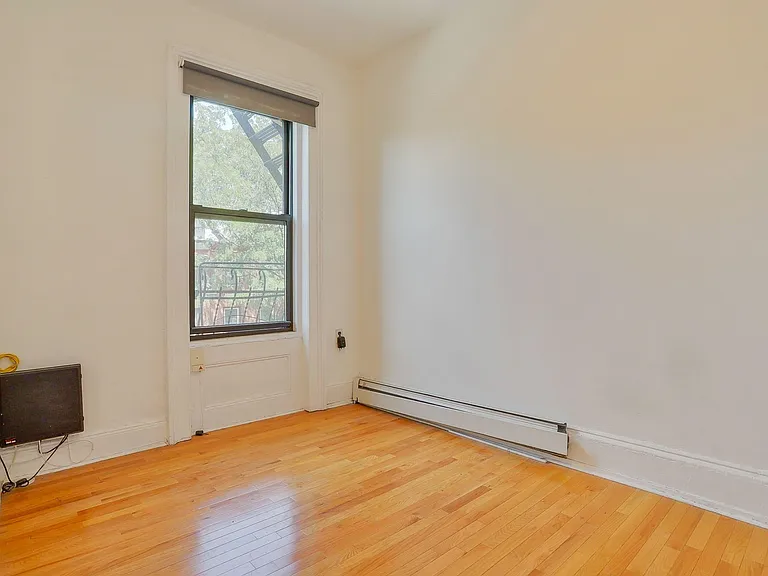 16 Erie St #2 — Photo 9