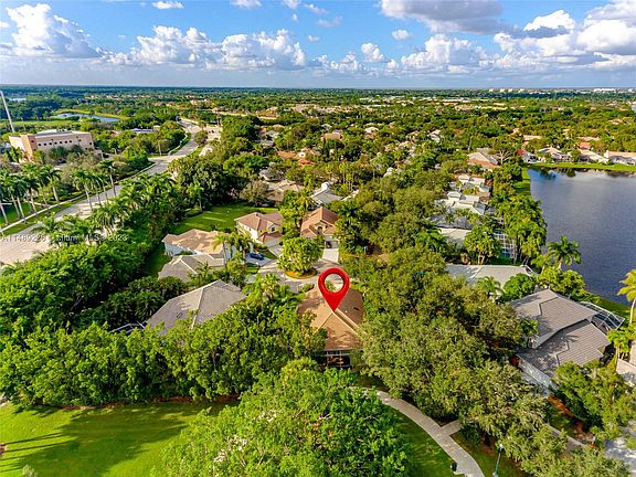 4th image of 2195 Bay Ct