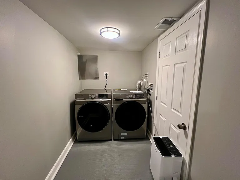 1502 E Hoffman St — Photo 18