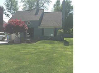 340 N Forest Rd, Williamsville, NY 14221