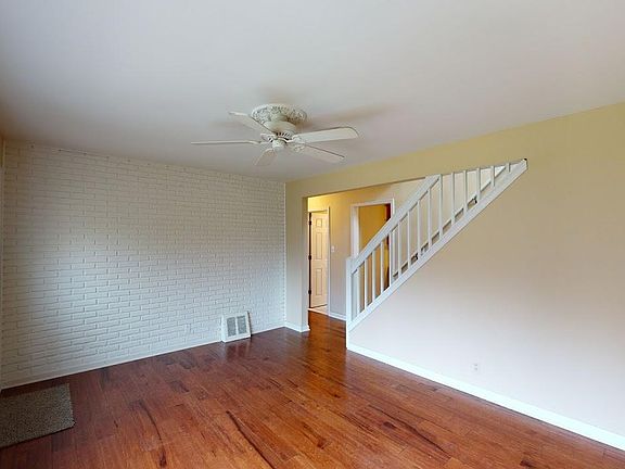 4th image of 502 Amelia Ave