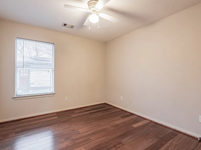 9438 Ashville Dr — Photo 6