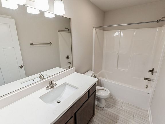 5th image of 3101 NE 2nd Ln