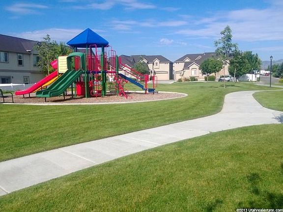 3rd image of 1603 W Wyngate Park Dr