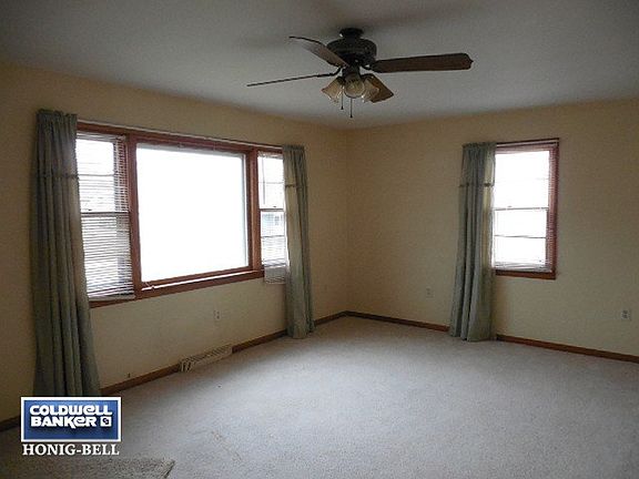 3rd image of 410 Oakdale Ave